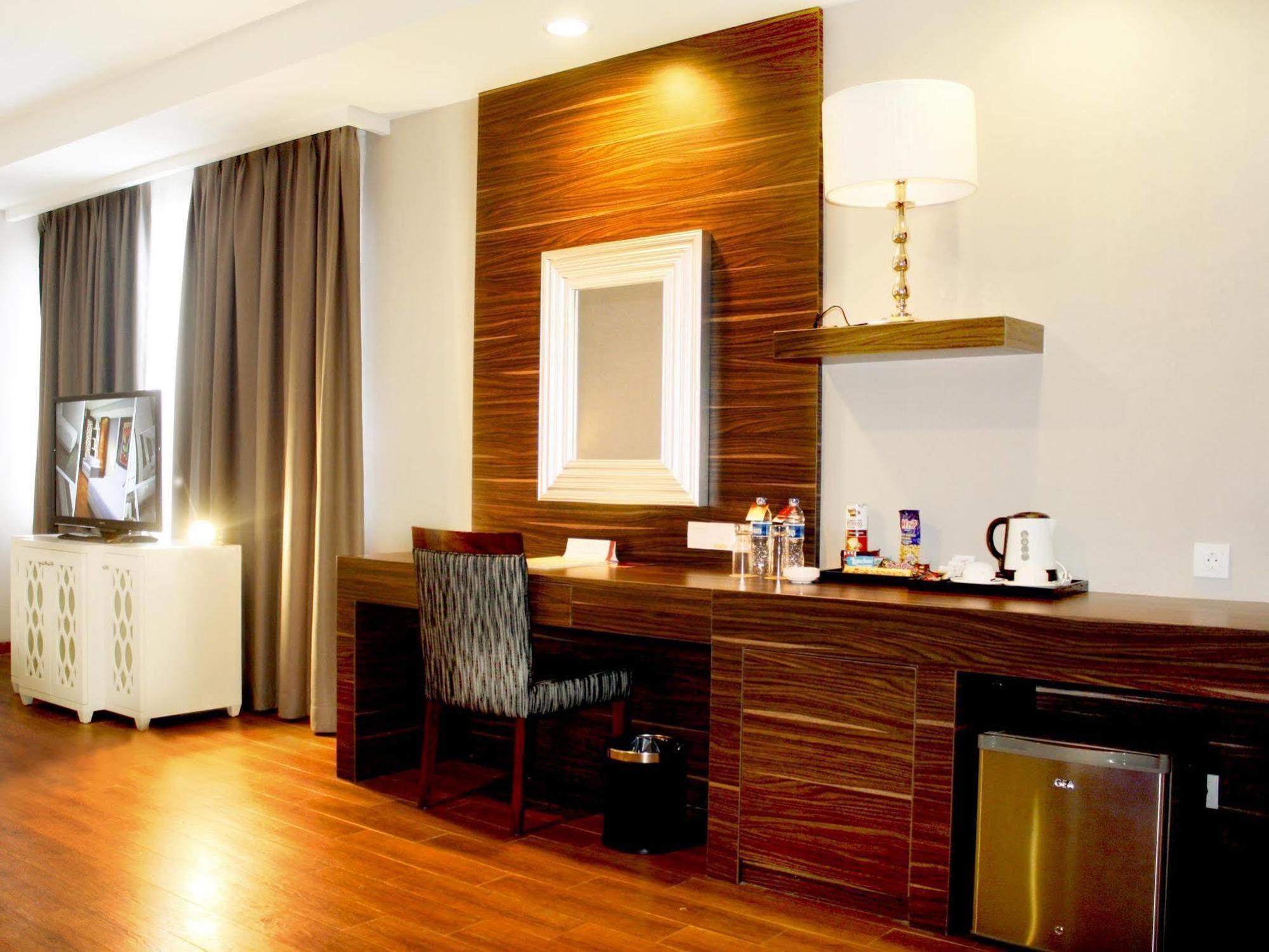 ปรานายา บูทิก โฮเต็ล Hotel เซอร์ปง ภายนอก รูปภาพ
